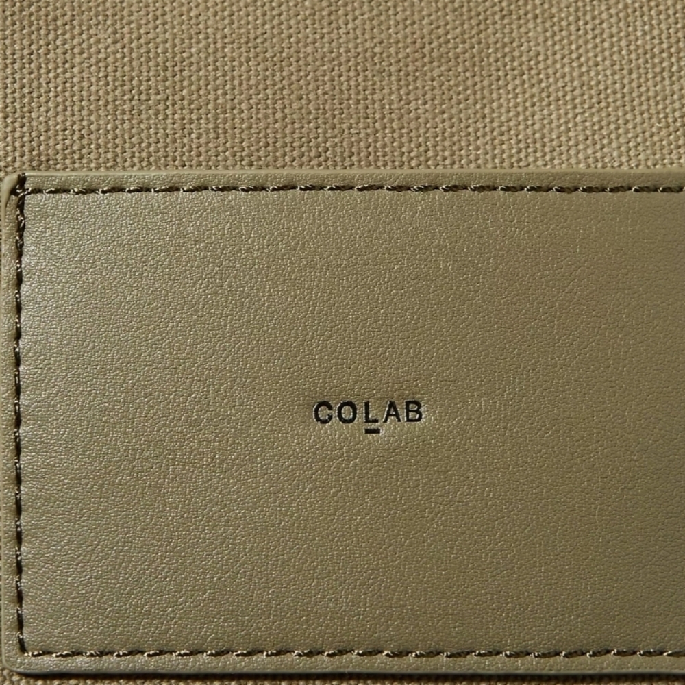 Raven Monochromatic Tote Bag in olive green - Picture 3 of 7